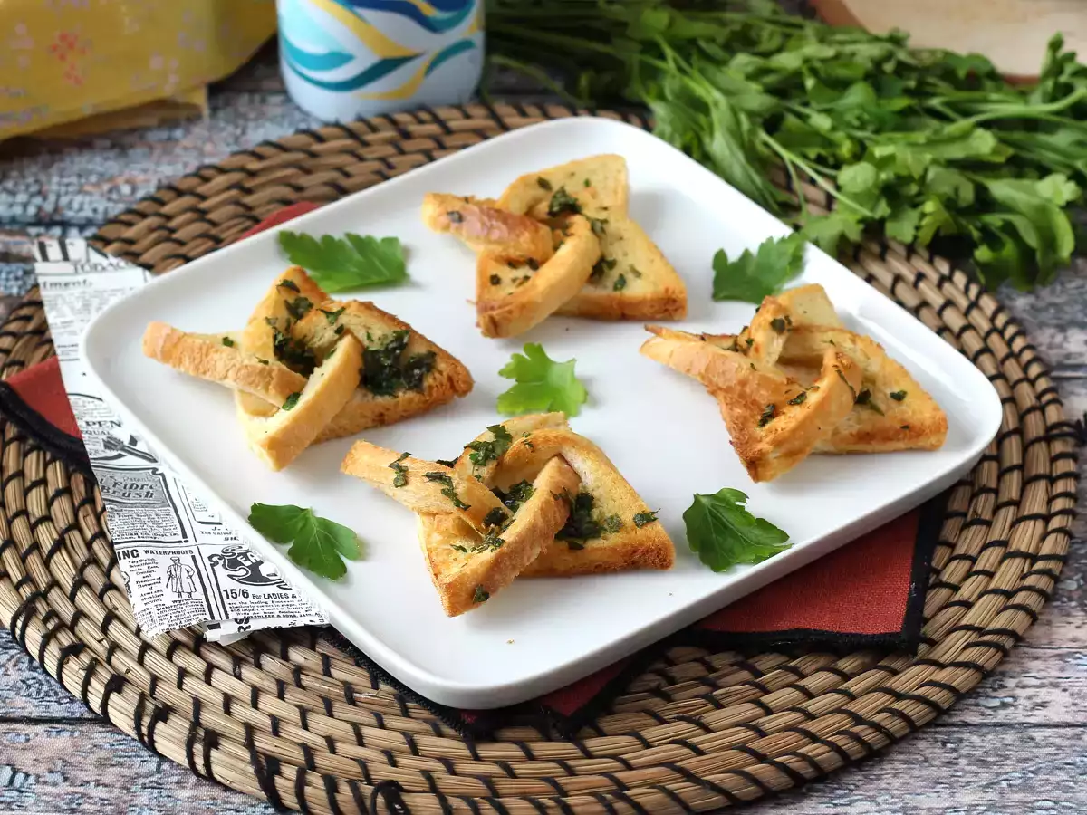 Česnov kruh po zvezdicah s kruhom za sendviče - fotografija 7