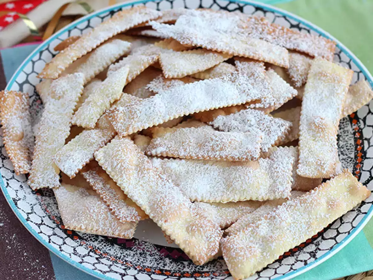 Chiacchiere di carnevale – italijanski pustni flancati iz pečice - fotografija 4