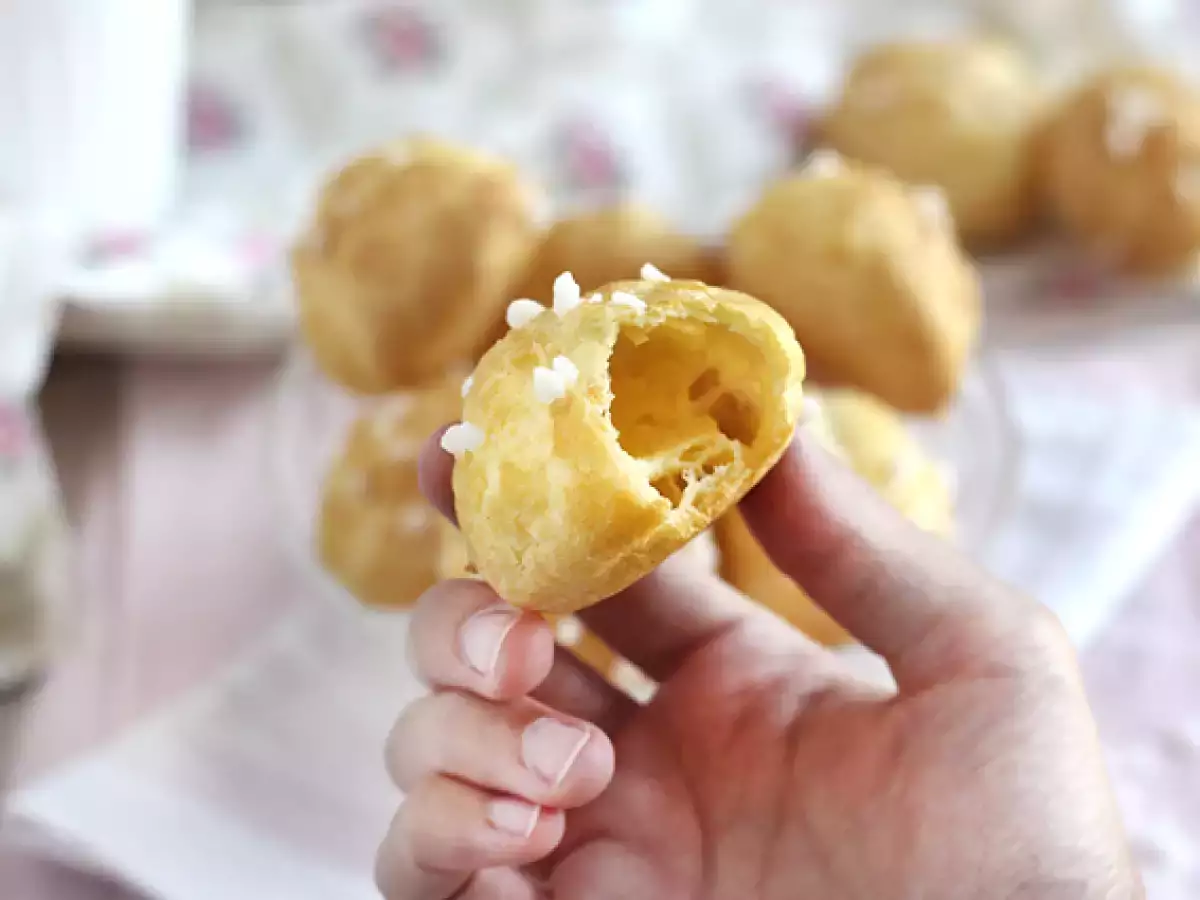 Chouquettes – francosko pecivo iz testa choux z bisernim sladkorjem - fotografija 2
