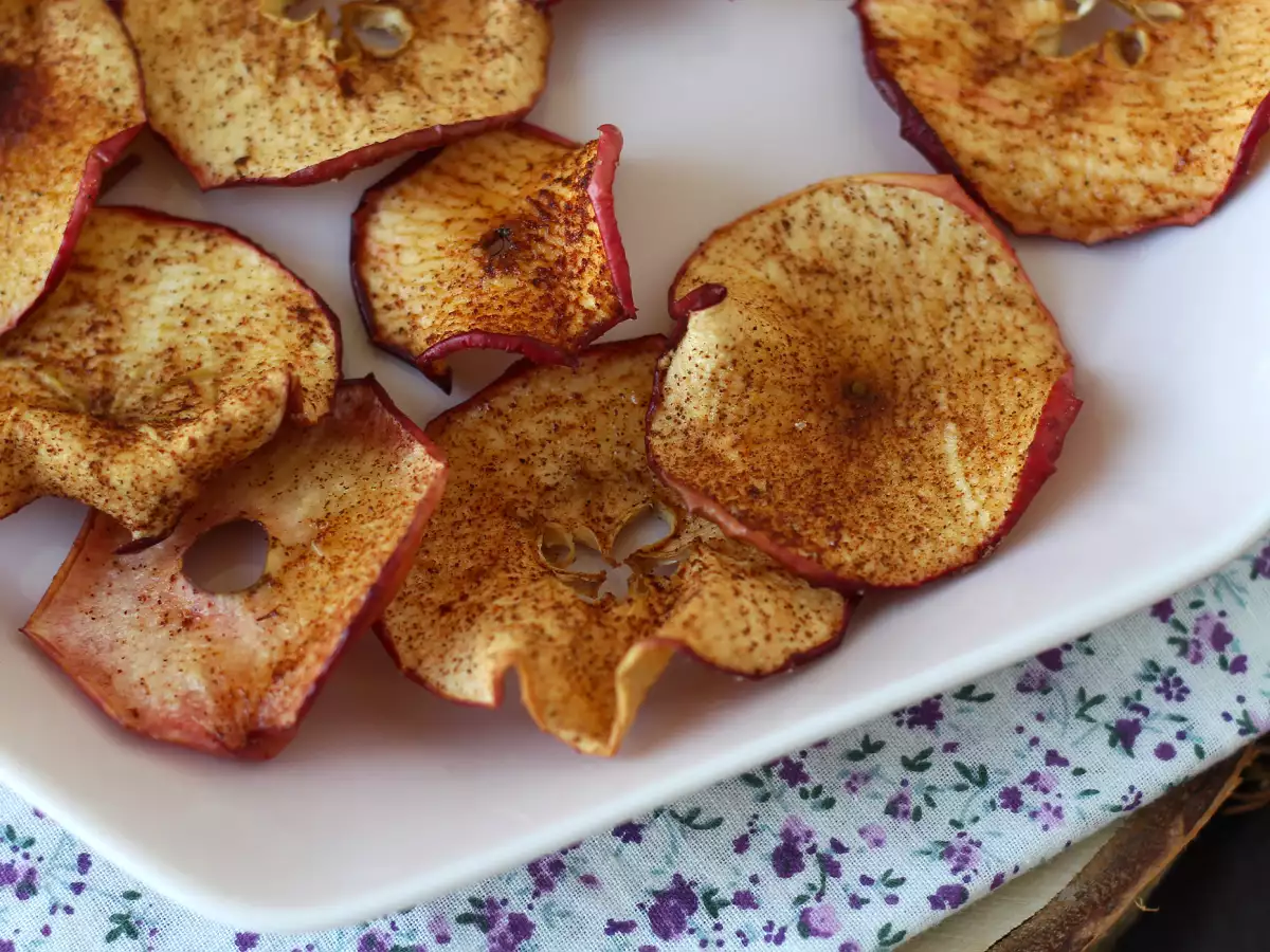 Cimetov jabolčni čips na Air Fryer - fotografija 3
