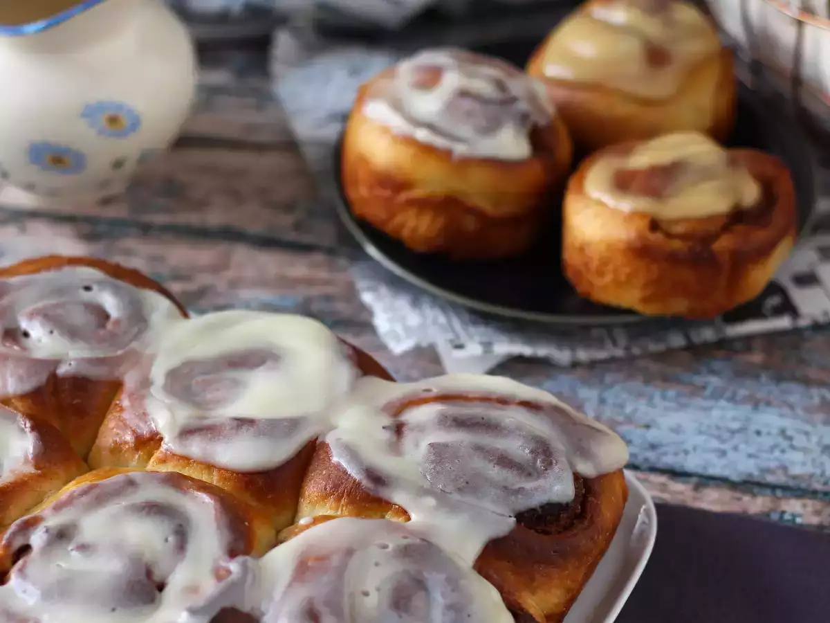 Cimetovi zvitki, cimetov brioš z vanilijevim prelivom - fotografija 3