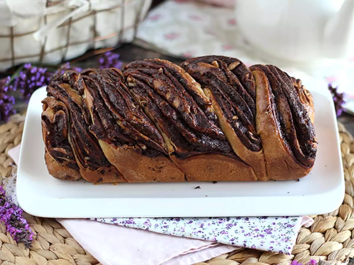 Čokoladna babka z lešniki - fotografija 4