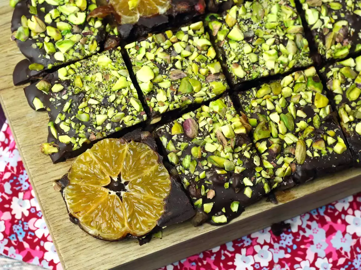 Čokoladna ploščica s pistacijami in mandarinami, popolna sladka poslastica za zimo! - fotografija 4