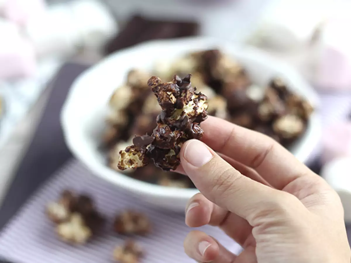 Čokoladna pokovka z marshmallow penicami - fotografija 3