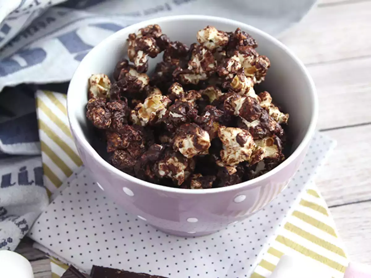 Čokoladna pokovka z marshmallow penicami - fotografija 5