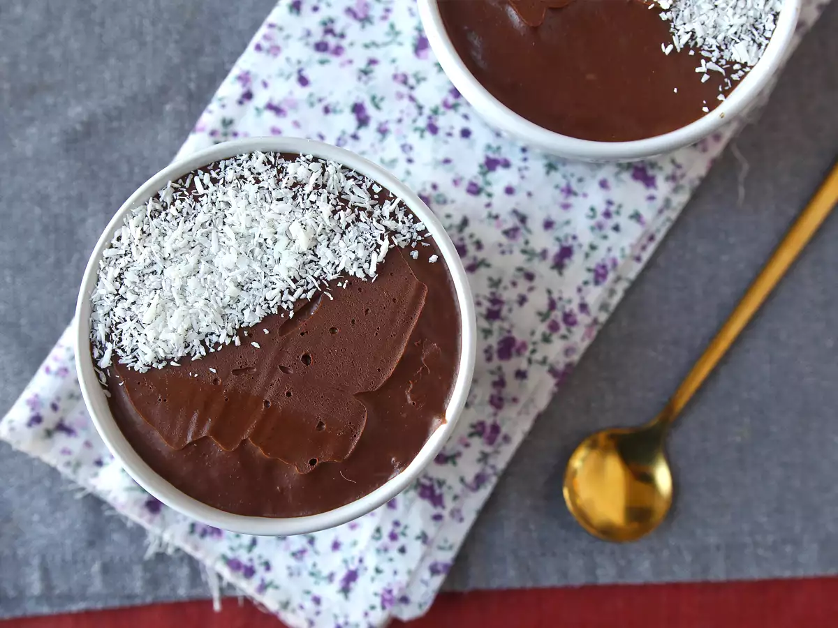 Čokoladna sladica s samo 2 sestavinama! - fotografija 2