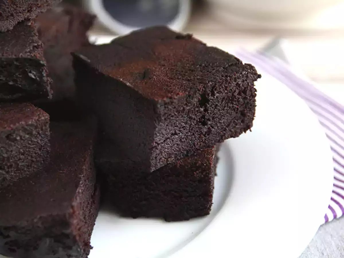 Čokoladna torta brez jajc, brez peke, brez laktoze, brez pečice - fotografija 3