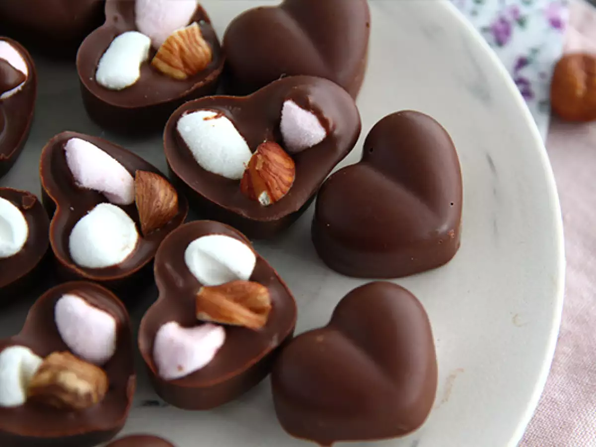 Čokoladni bonboni z marshmallow penicami in lešniki - fotografija 2
