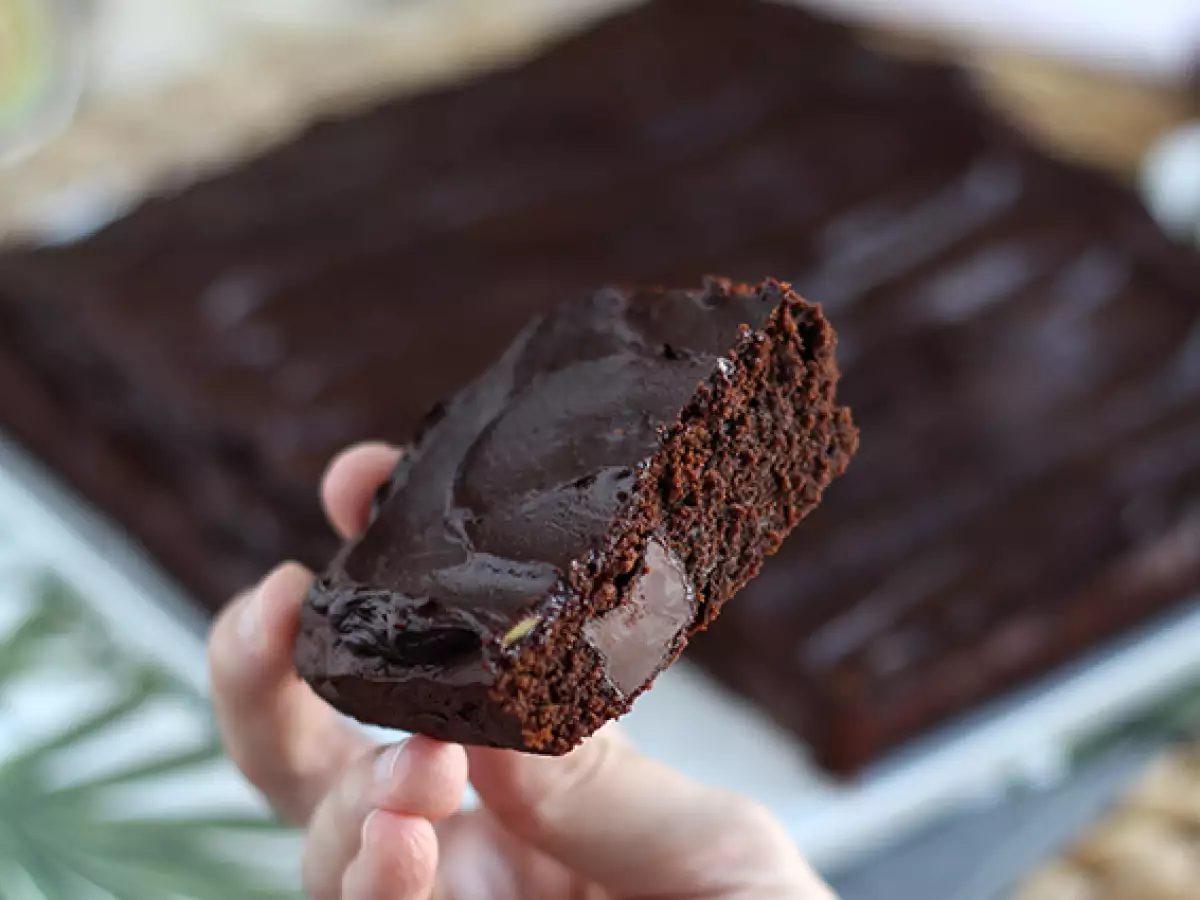 Čokoladni brownie z avokadom brez masla in laktoze - fotografija 2