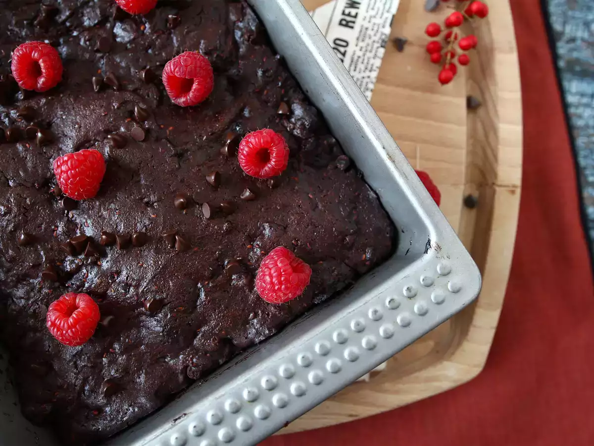 Čokoladni brownie z malinami – čisti užitek! - fotografija 8