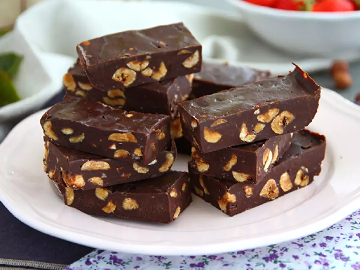 Čokoladni fudge z lešniki – čokoladni kvadratki z lešniki - fotografija 3