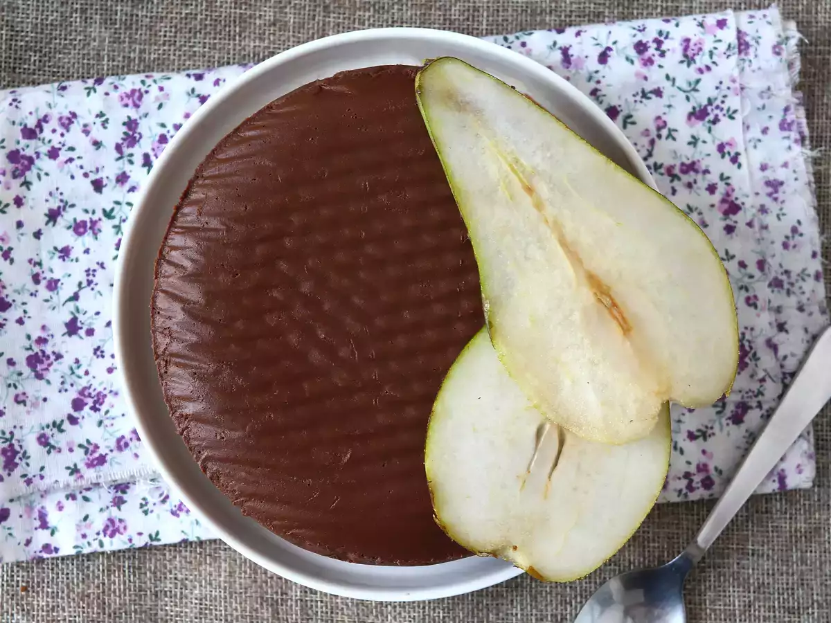 Čokoladni hruškov fudge, izjemno enostavna sladica, ki jo pripravite iz samo dveh sestavin! - fotografija 4