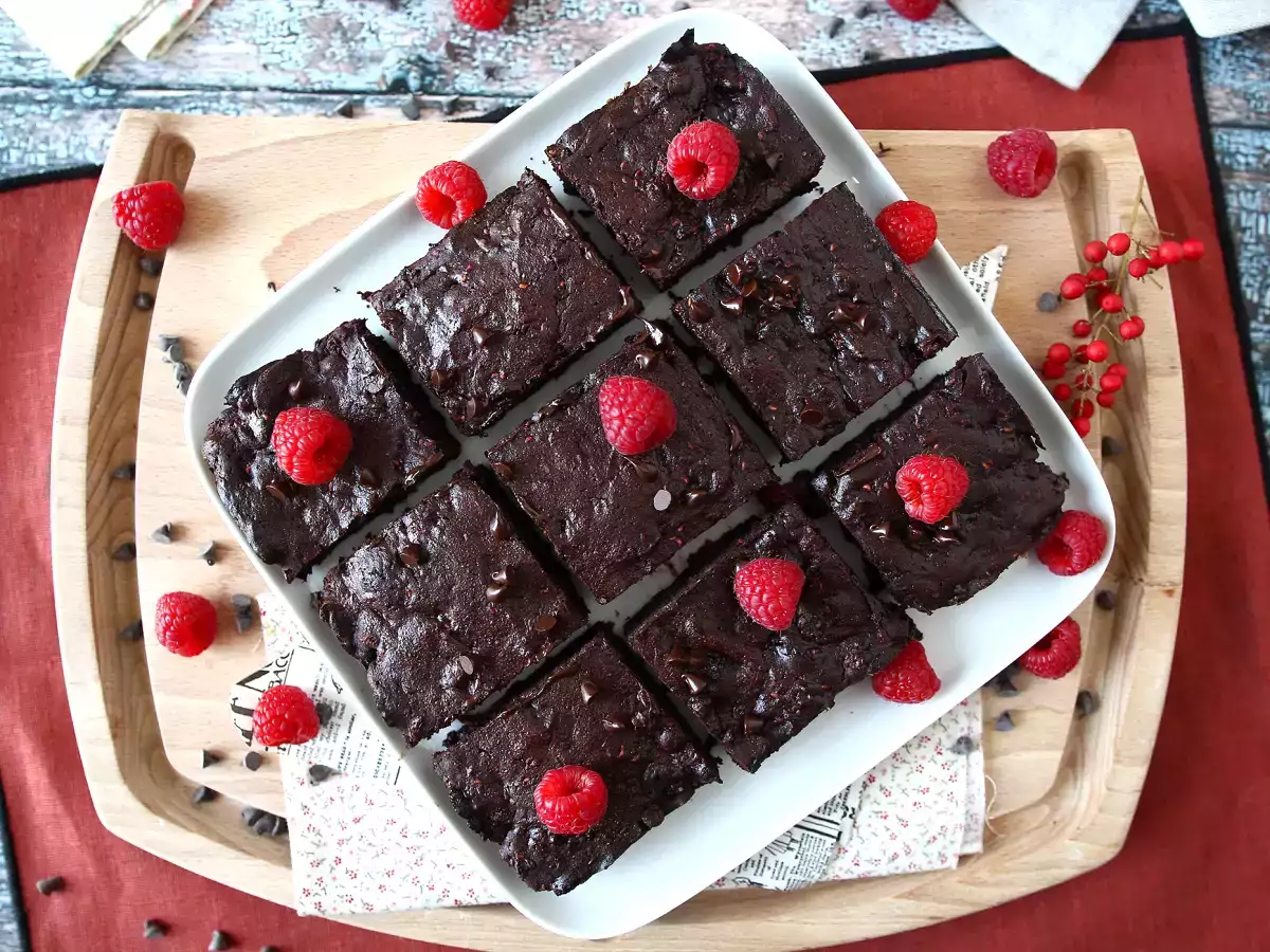 Čokoladni malinov brownie, čisti užitek! - fotografija 2