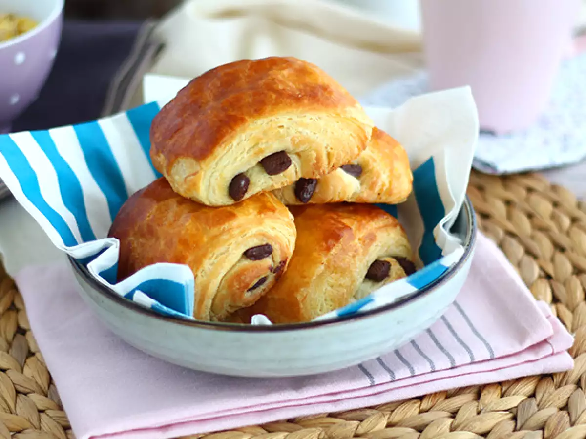 Čokoladni rogljički (pain au chocolat)