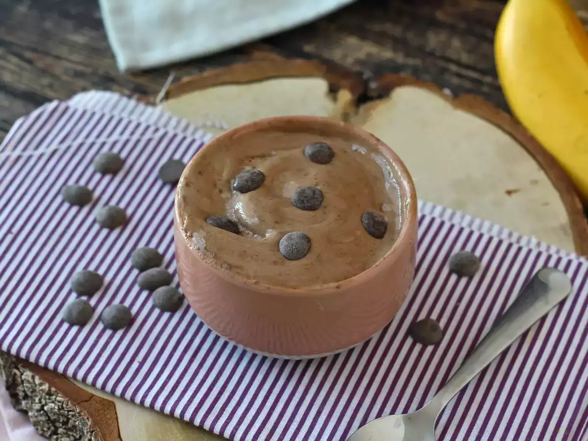 Čokoladni sirotkin super beljakovinski sladoled, pripravljen v 5 minutah! - fotografija 4