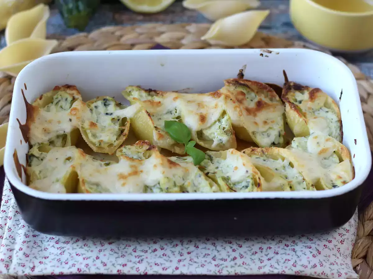 Conchiglioni, polnjeni z rikoto, bučkami in limono: kremasti in au gratin v pečici - fotografija 6
