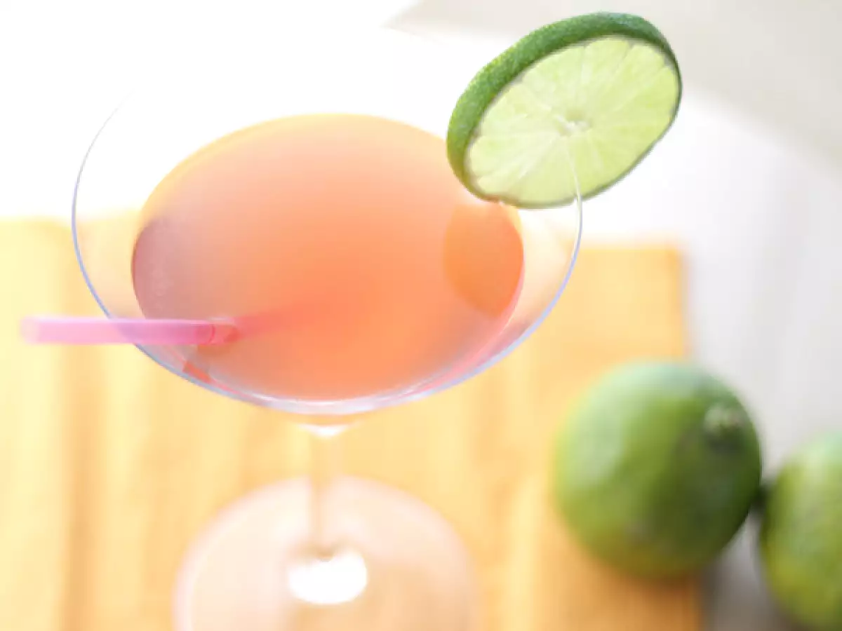 Cosmopolitan z brusničnim sokom - fotografija 2