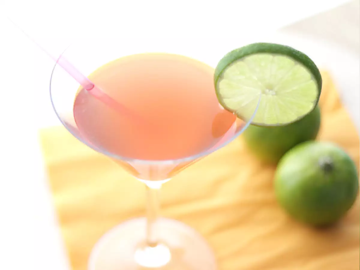 Cosmopolitan z brusničnim sokom - fotografija 3