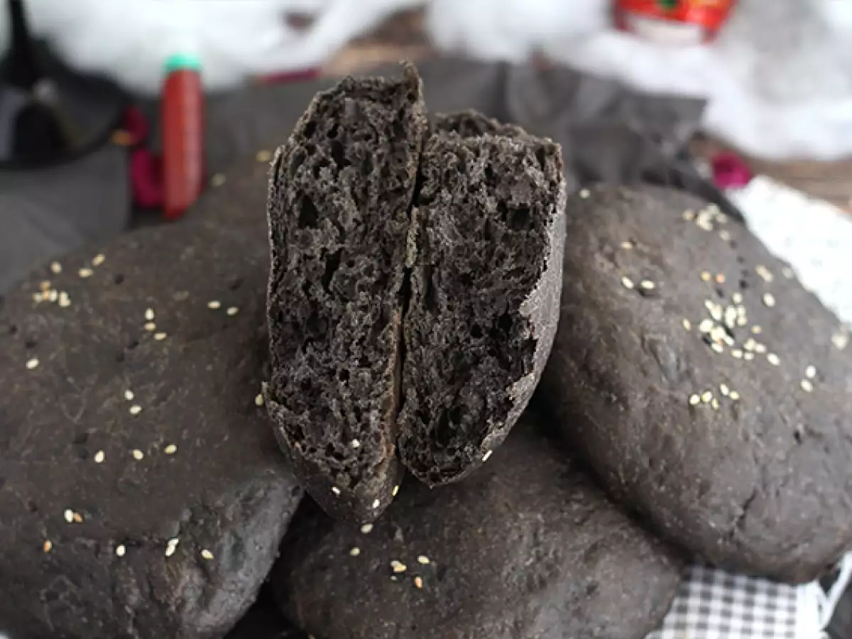 Črne žemljice s črnilom iz lignjev - fotografija 2