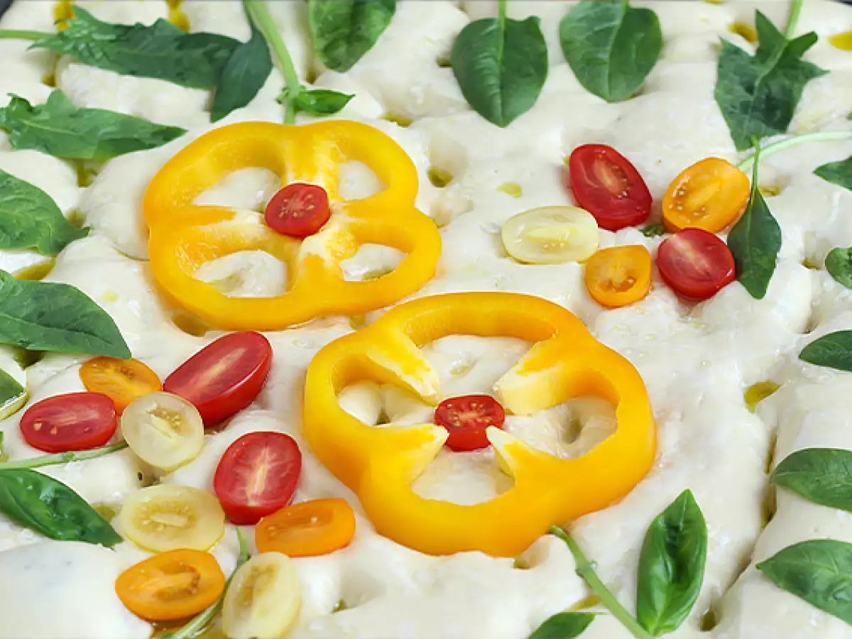 Cvetlična focaccia – umetnost na focacci - fotografija 3