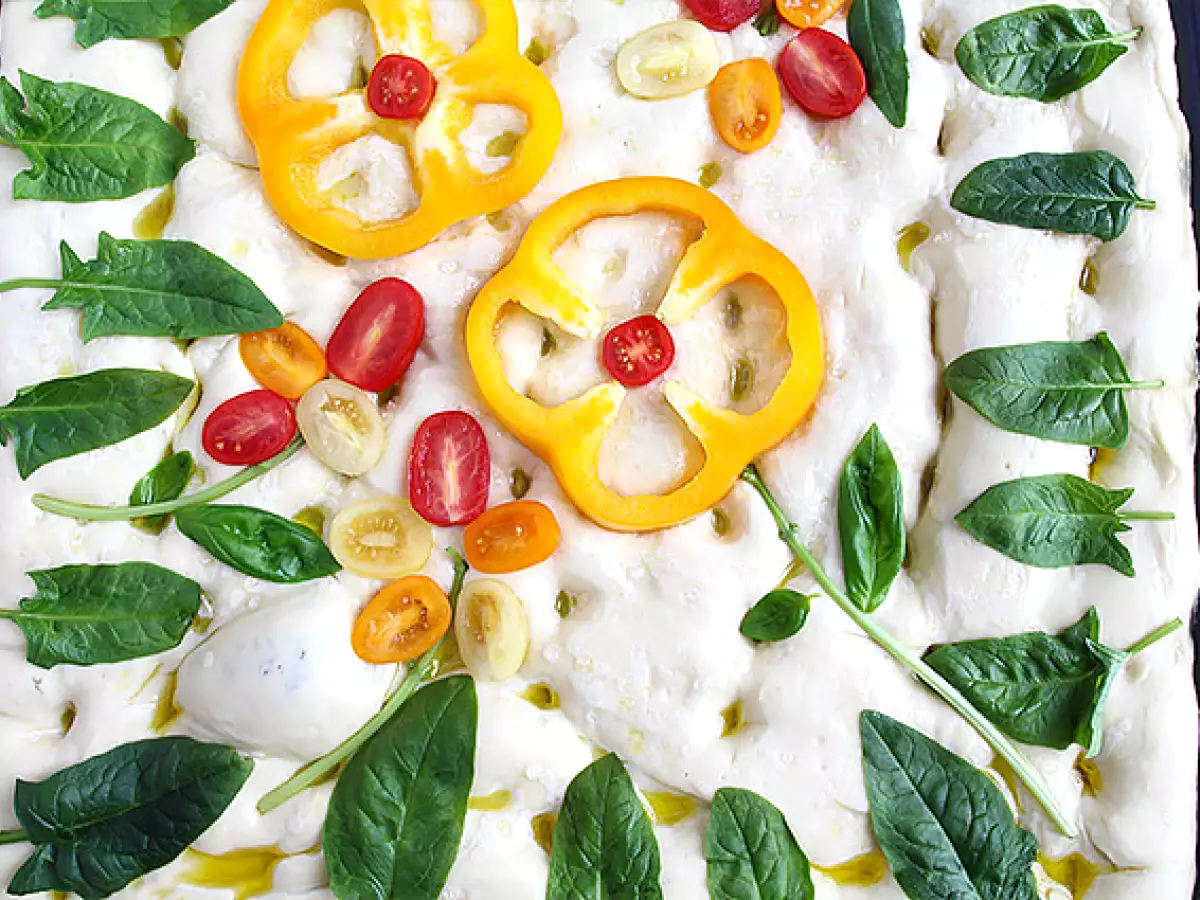 Cvetlična focaccia – umetnost na focacci - fotografija 4