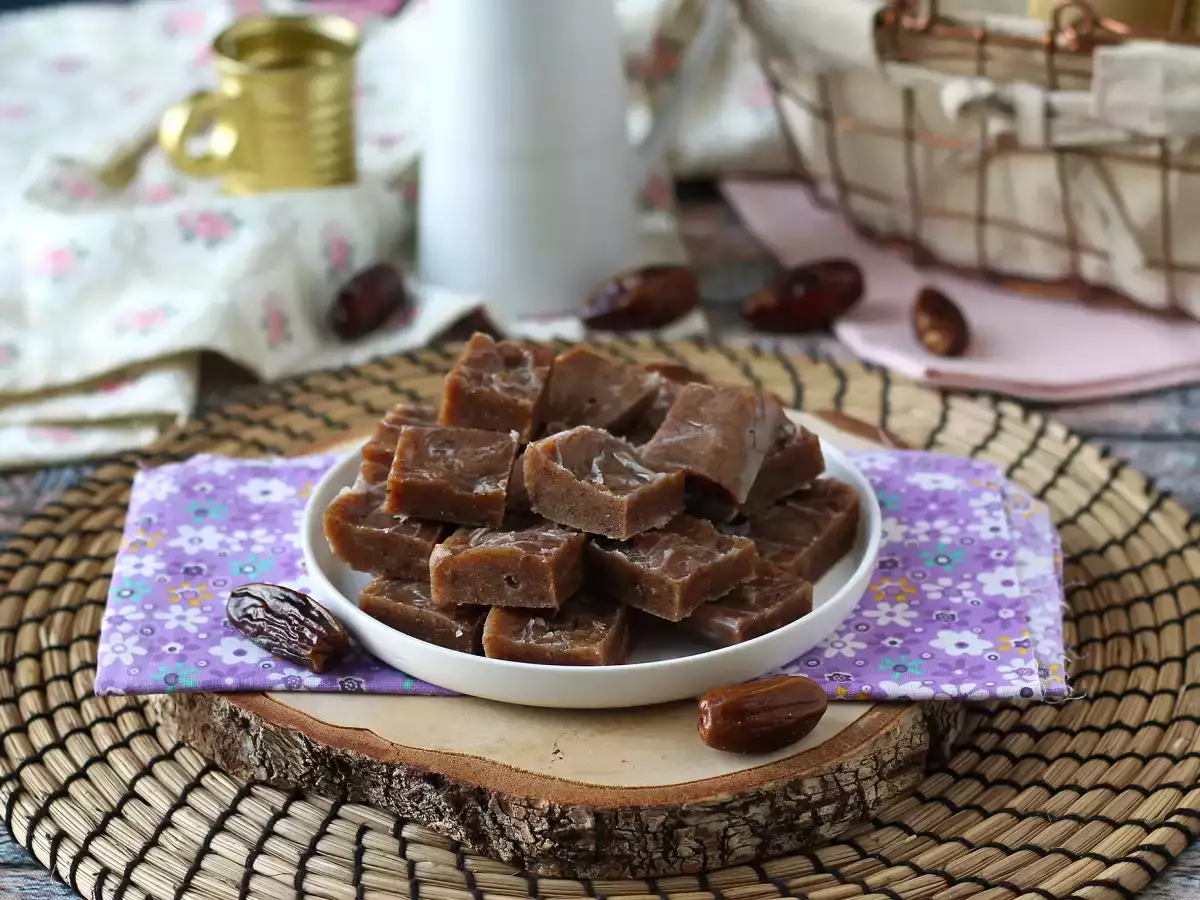 Datljev fudge – majhni kvadratki, polni energije in okusa! - fotografija 5