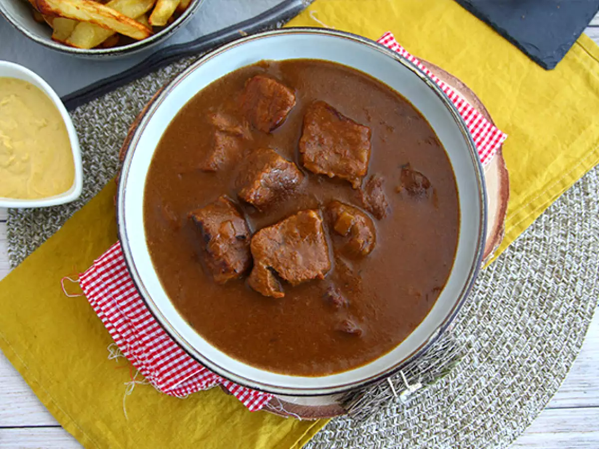 Domača flamska goveja enolončnica (carbonnade flamande) - fotografija 4