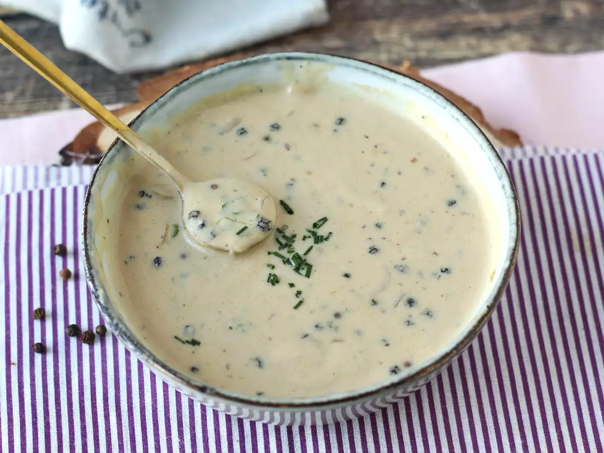 Domača poprova omaka: kremasta, dišeča in izjemno enostavna! - fotografija 5