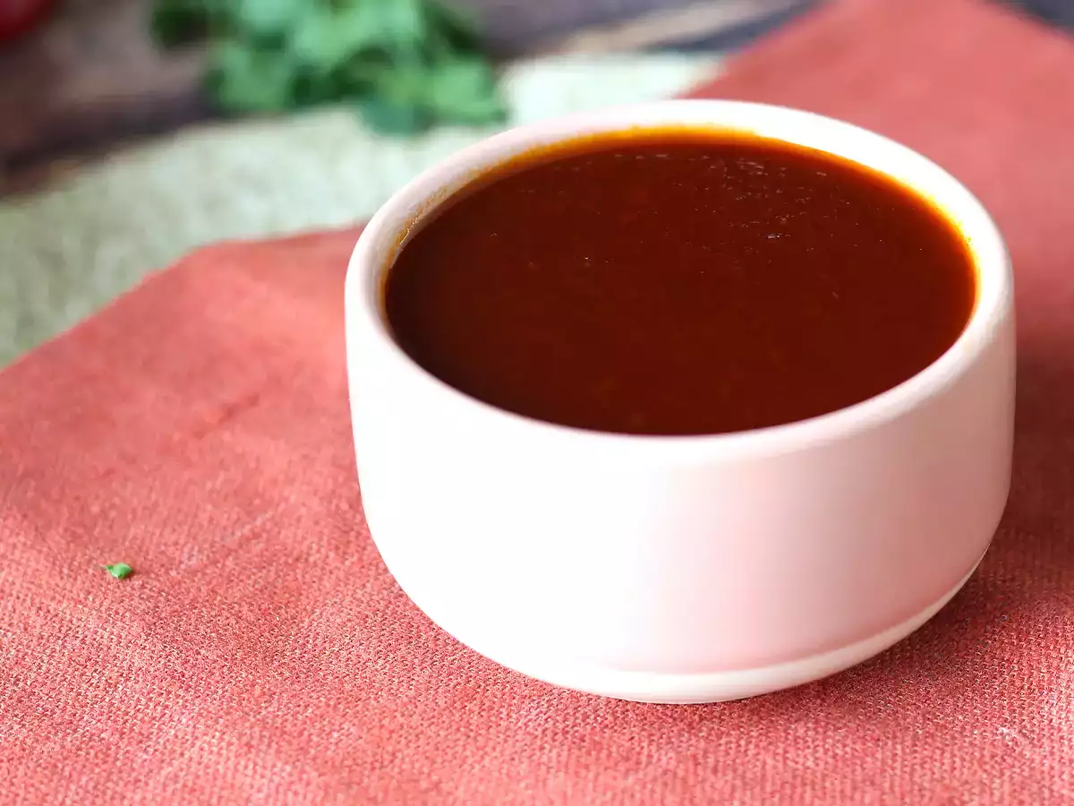 Domača sladko-kisla omaka v slogu žara: enostaven recept, pripravljen v kratkem času - fotografija 3