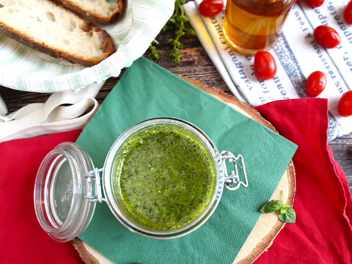Domači zeleni pesto - pesto alla genovese - fotografija 4
