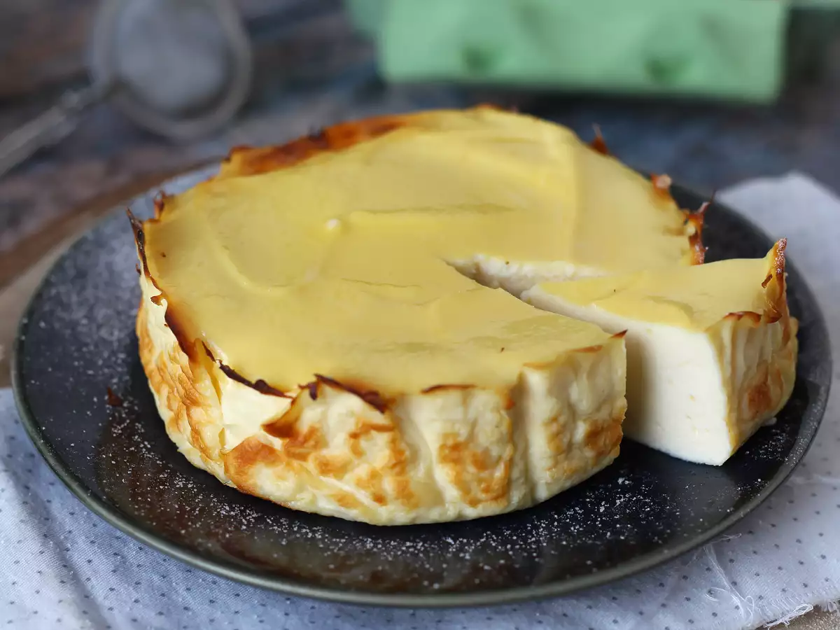 Ekonomična rikota fondant torta s samo 4 sestavinami - fotografija 4