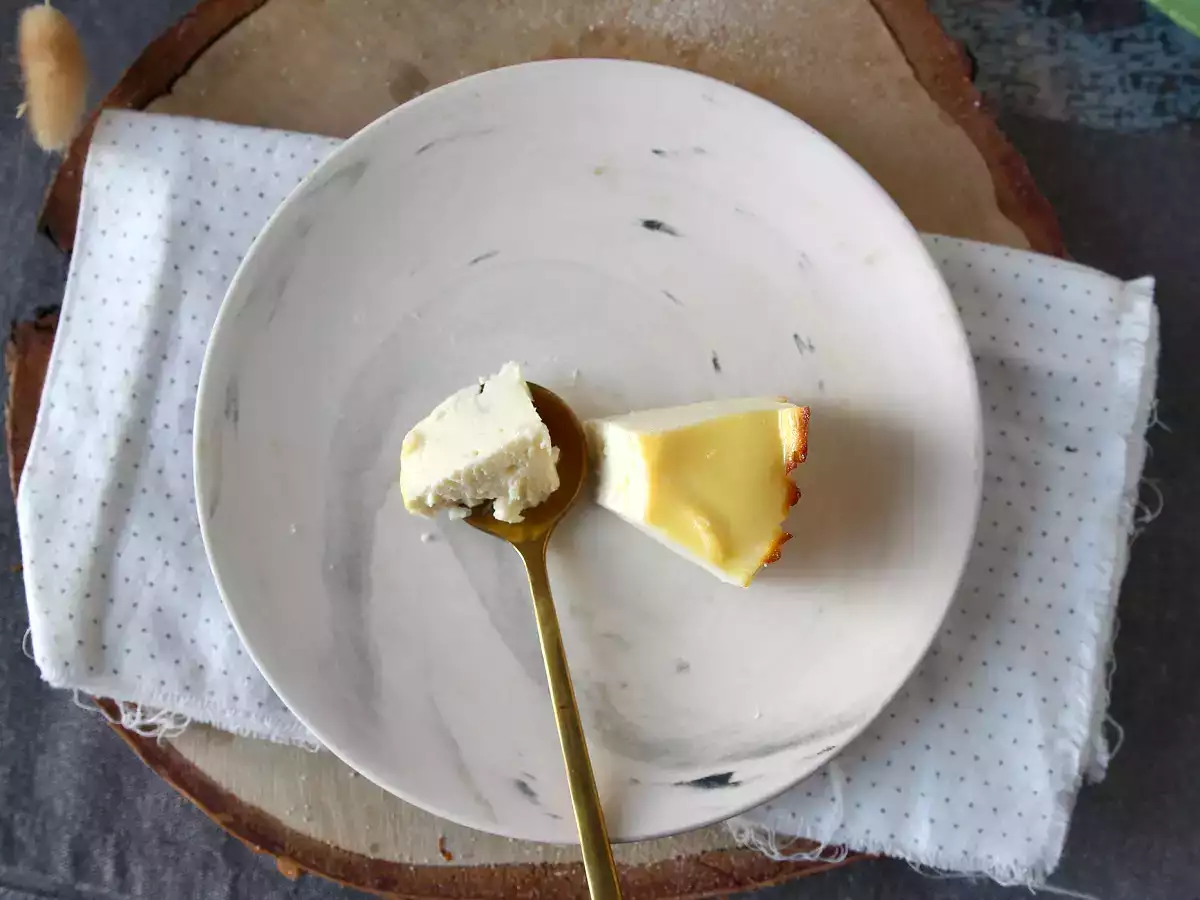 Ekonomična rikota fondant torta s samo 4 sestavinami - fotografija 5