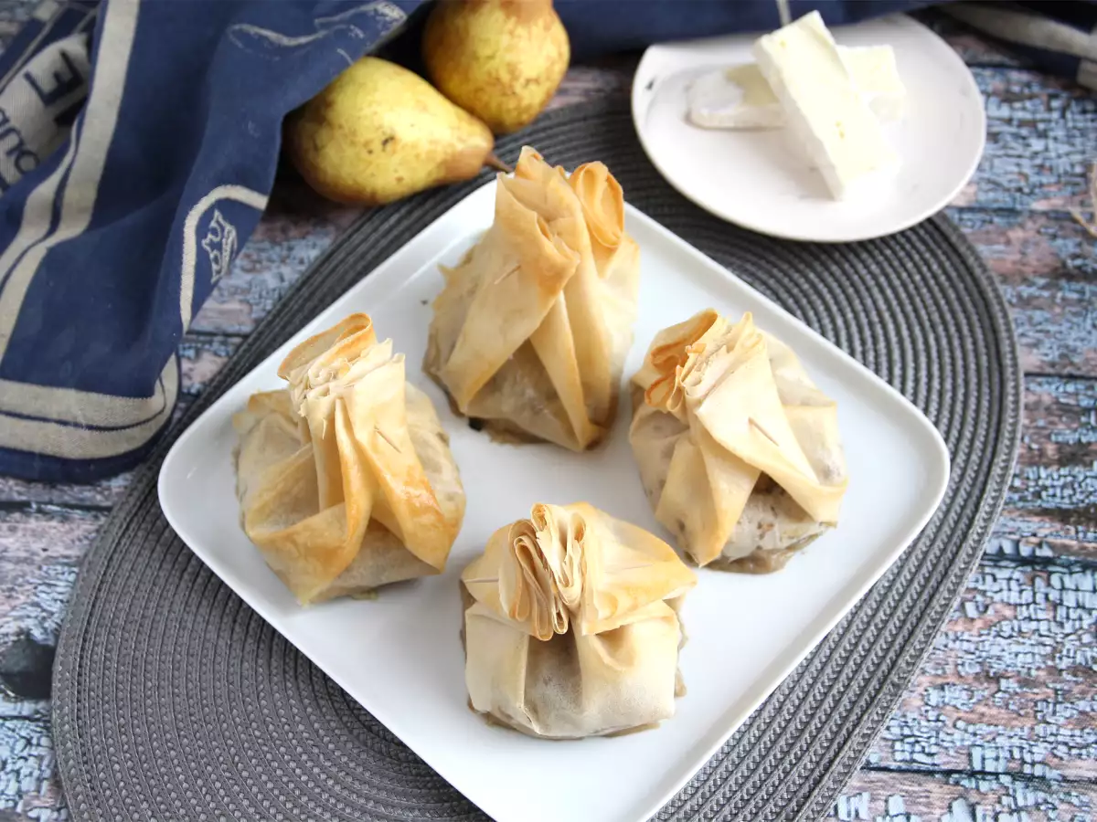 Ekstra hrustljave gobe, sir Brie in hruška aumônières - fotografija 2