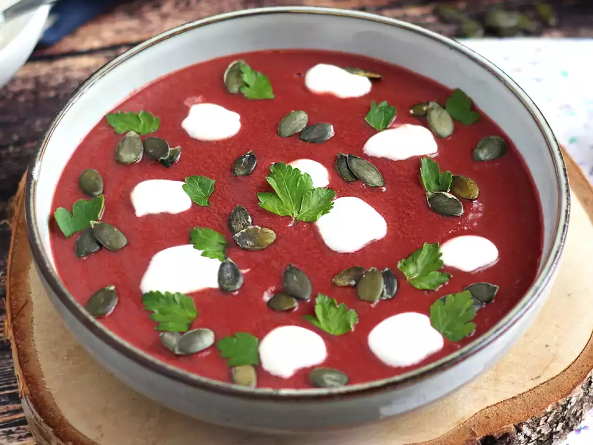 Enostavna in barvita juha iz rdeče pese - fotografija 3