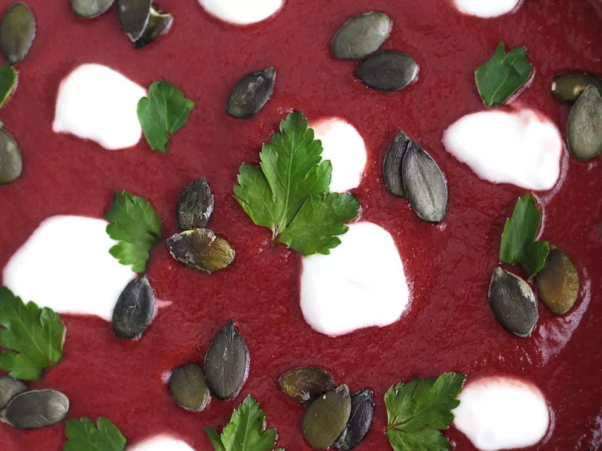 Enostavna in barvita juha iz rdeče pese - fotografija 4