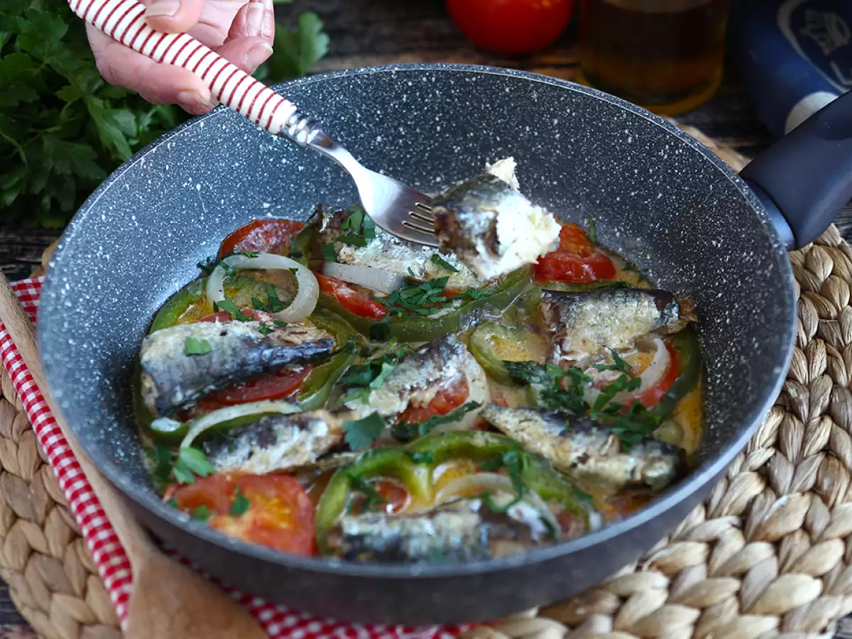Enostavna in poceni moqueca s sardelami - fotografija 3