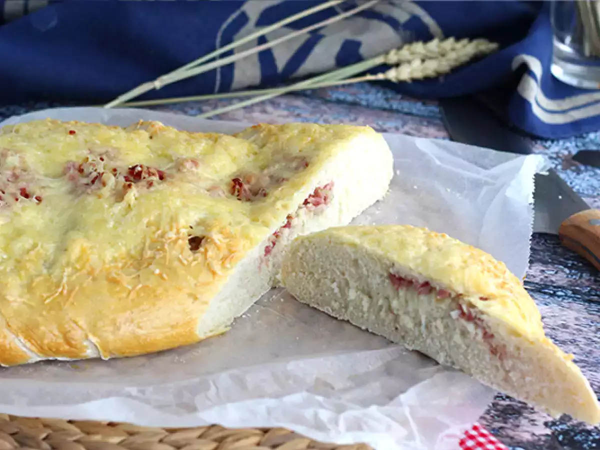 Fougasse s slanino in čebulo - fotografija 2