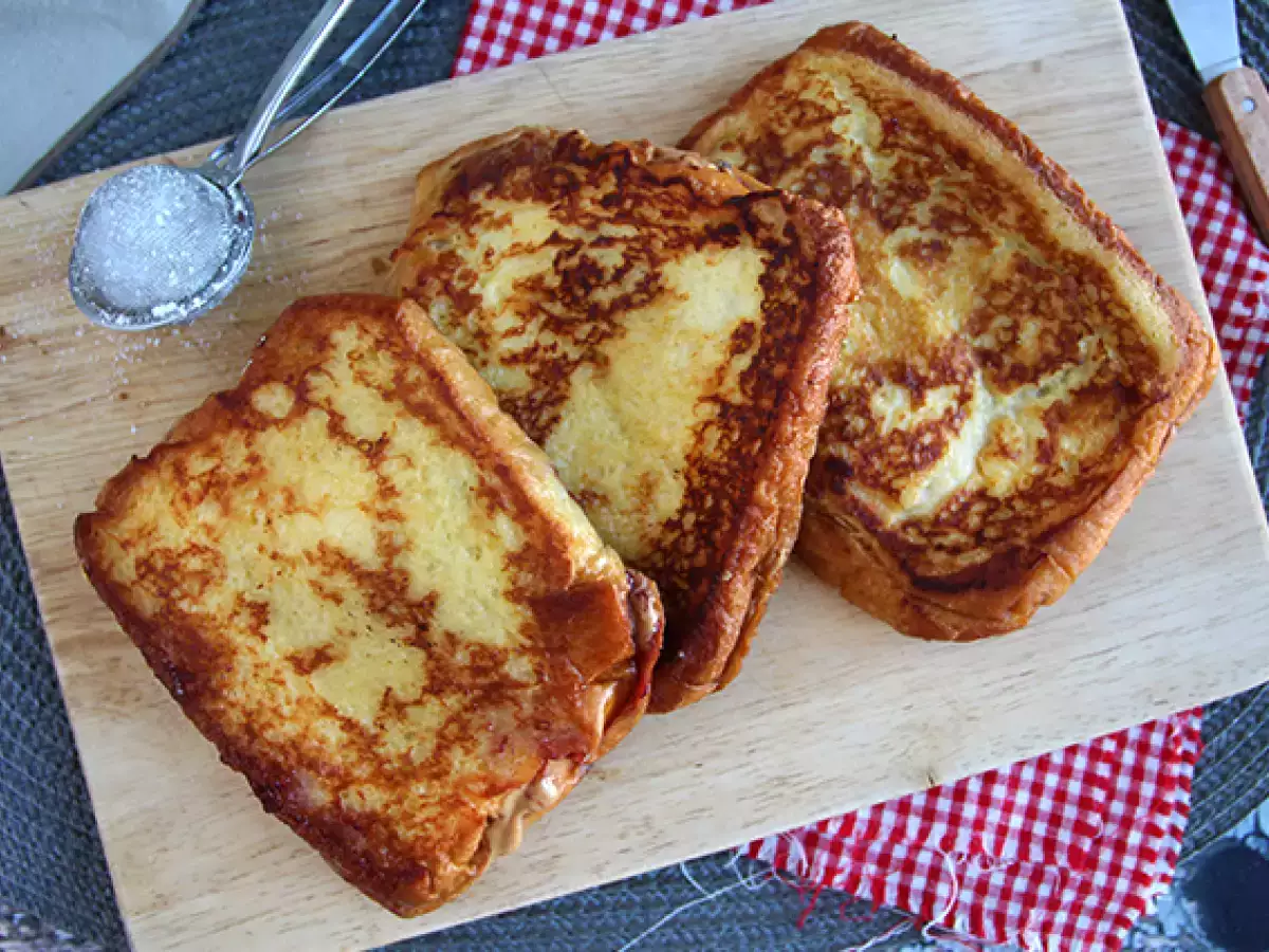 Francoski toast z arašidovim maslom in marmelado - fotografija 2