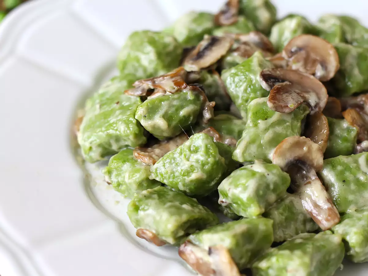 Grahovi njoki z gobovo omako - fotografija 5