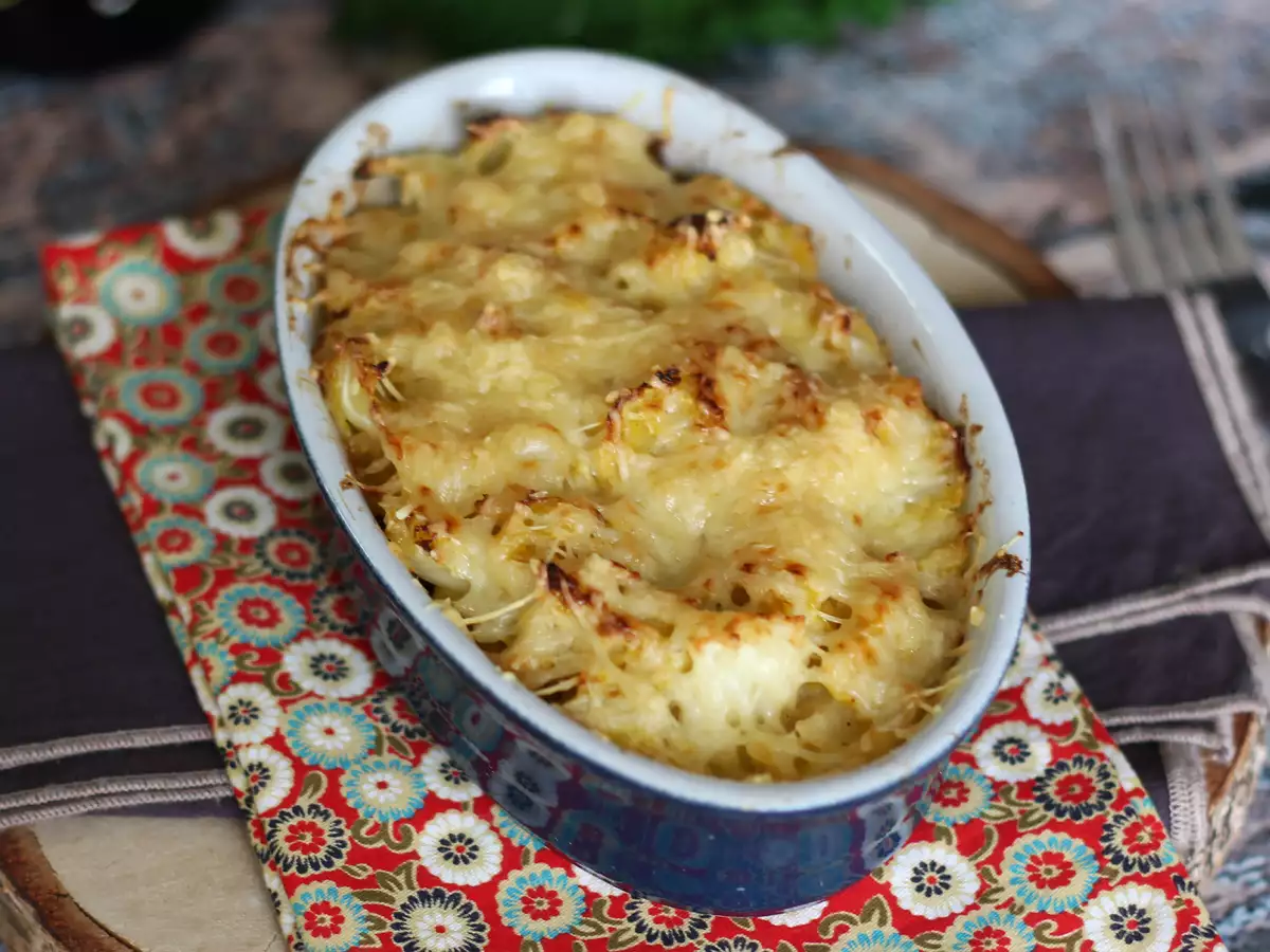 Gratiniran kodrolistni ohrovt z bešamelom in sirom - fotografija 2