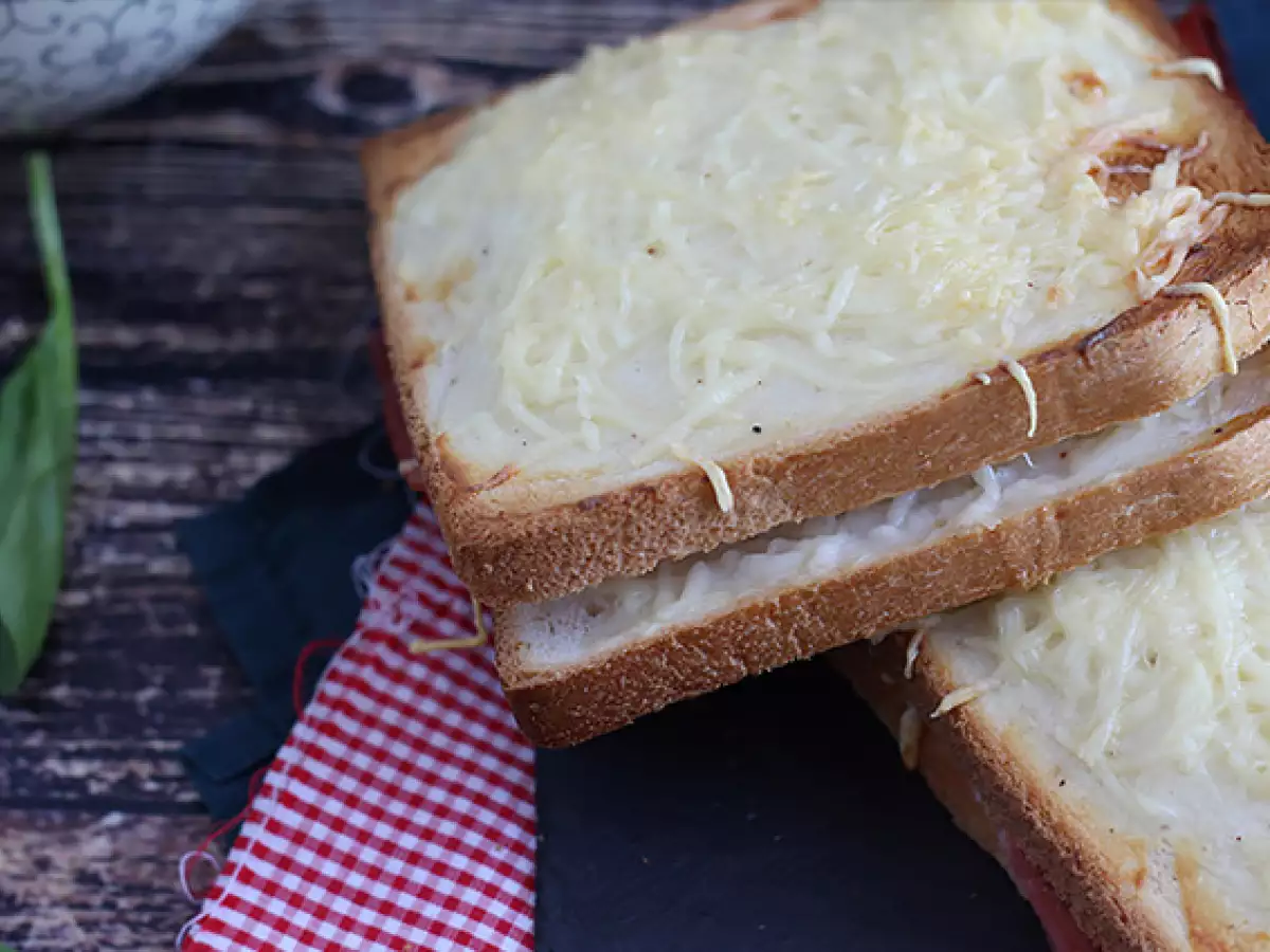 Gurmanski croque-monsieur z bešamelom - fotografija 5