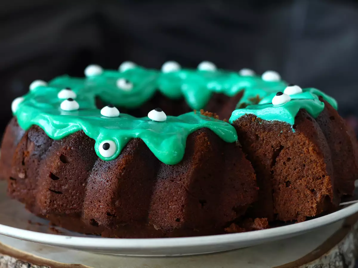 Halloween bundt cake: slastni čokoladni šarkelj - fotografija 3