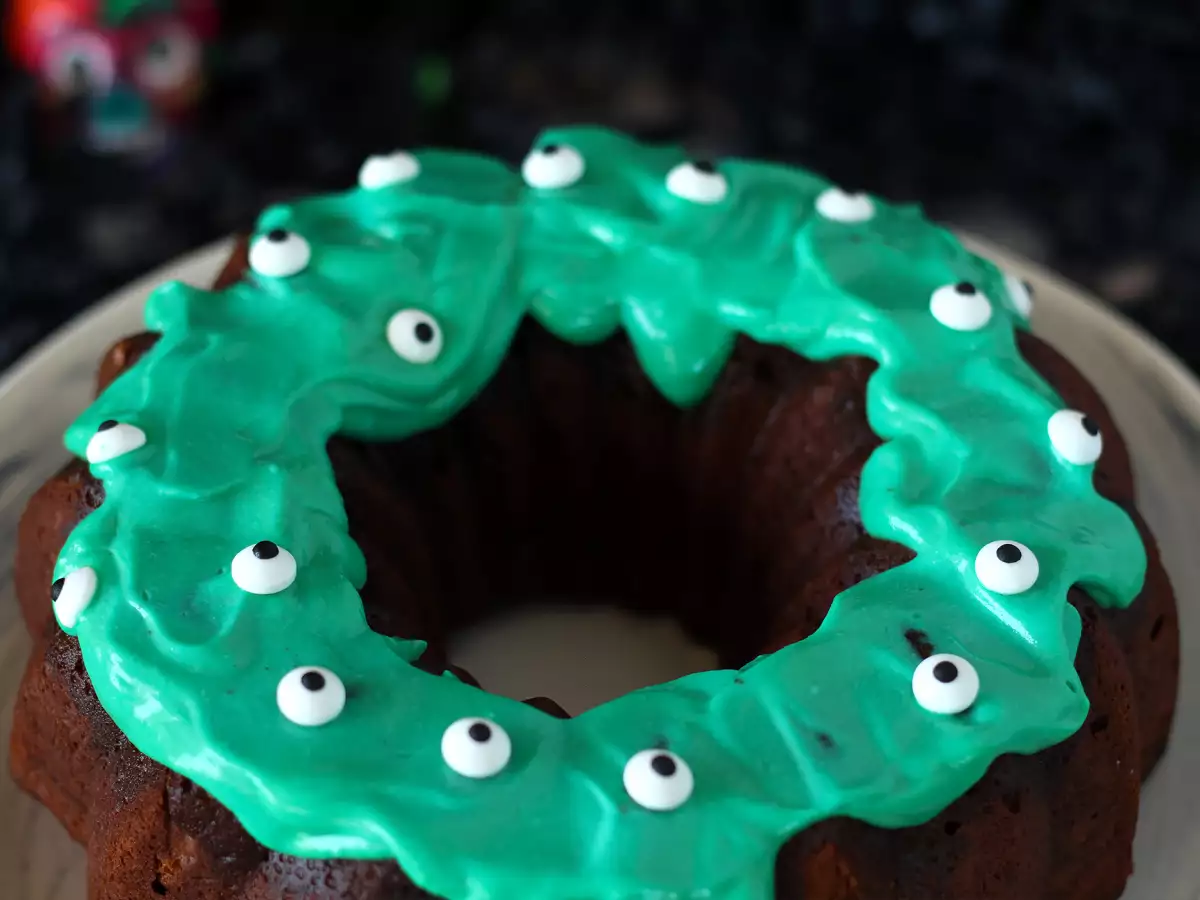 Halloween bundt cake: slastni čokoladni šarkelj - fotografija 7