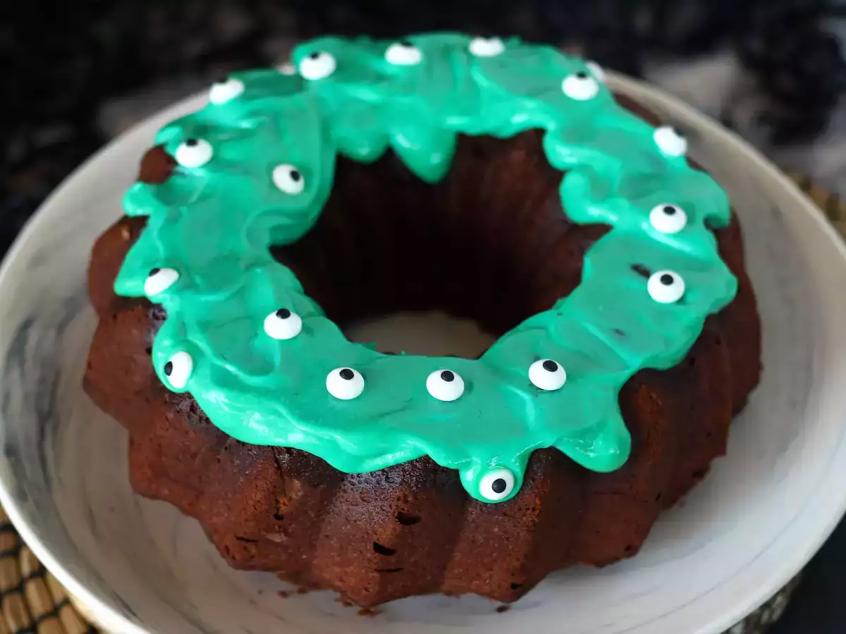 Halloween Bundt torta, čokoladna torta z okusom za usta - fotografija 2