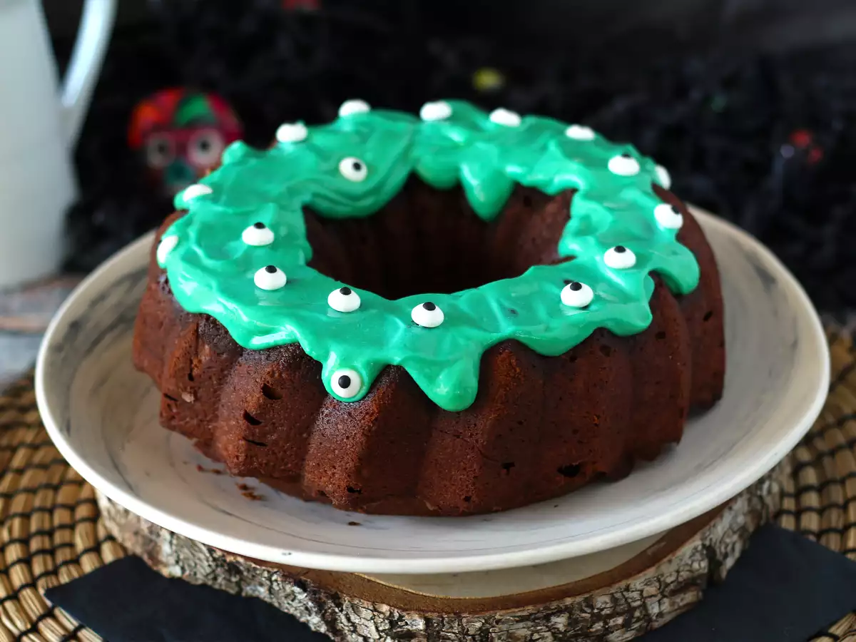 Halloween Bundt torta, čokoladna torta z okusom za usta - fotografija 6