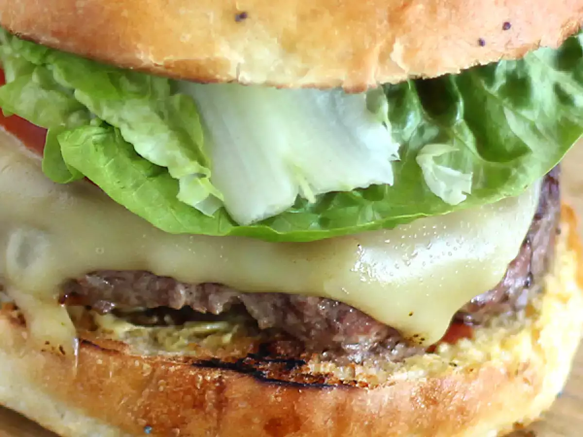 Hiter in enostaven domači burger - fotografija 4