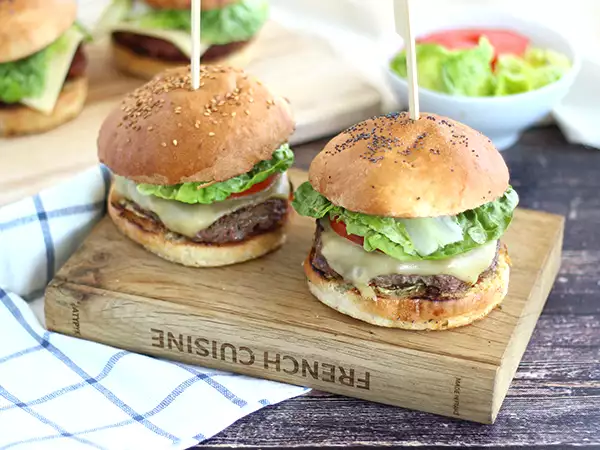 Recept Hiter in enostaven domači burger