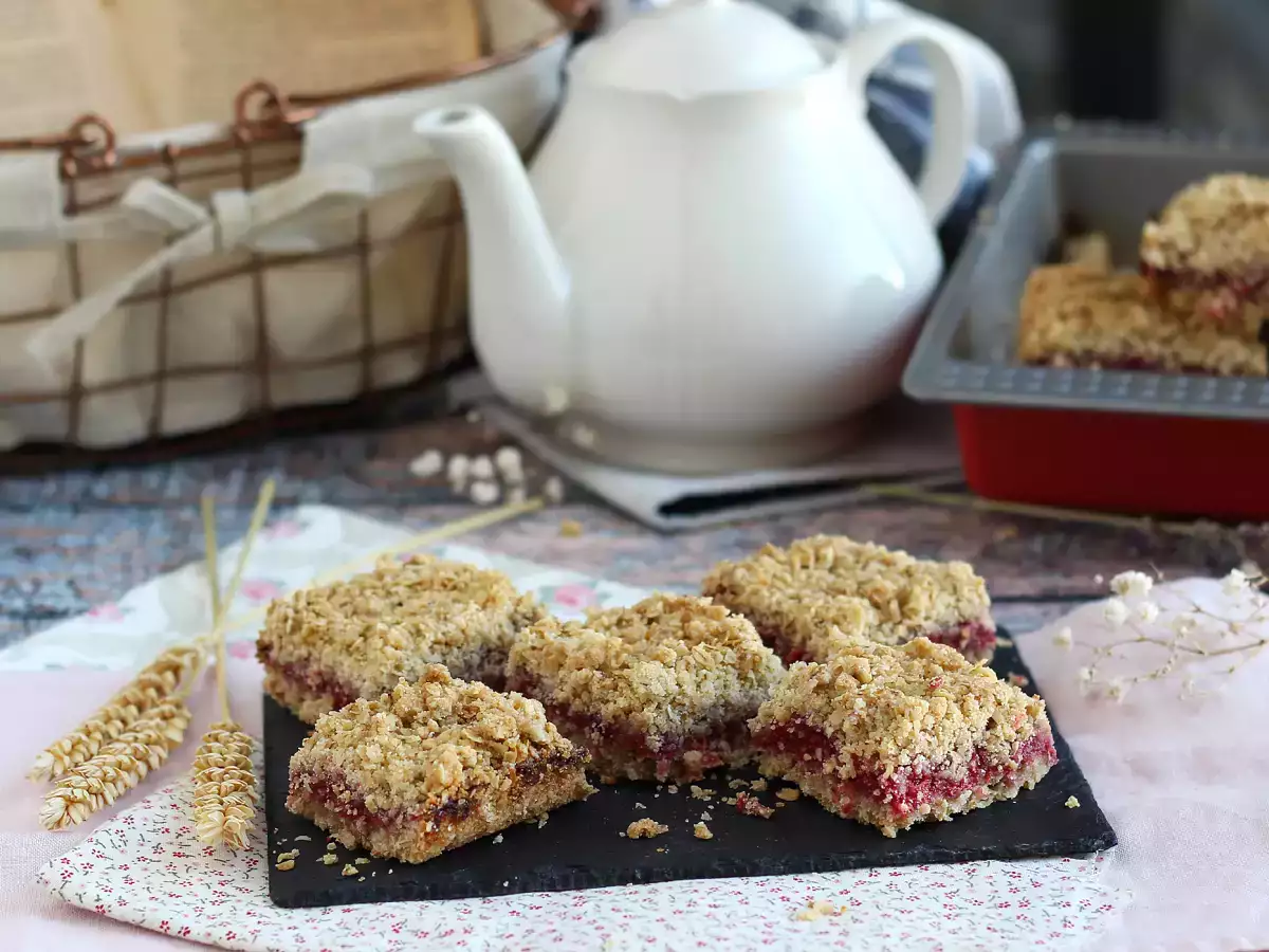 Hrustljava in sočna malinova crumble torta - fotografija 4
