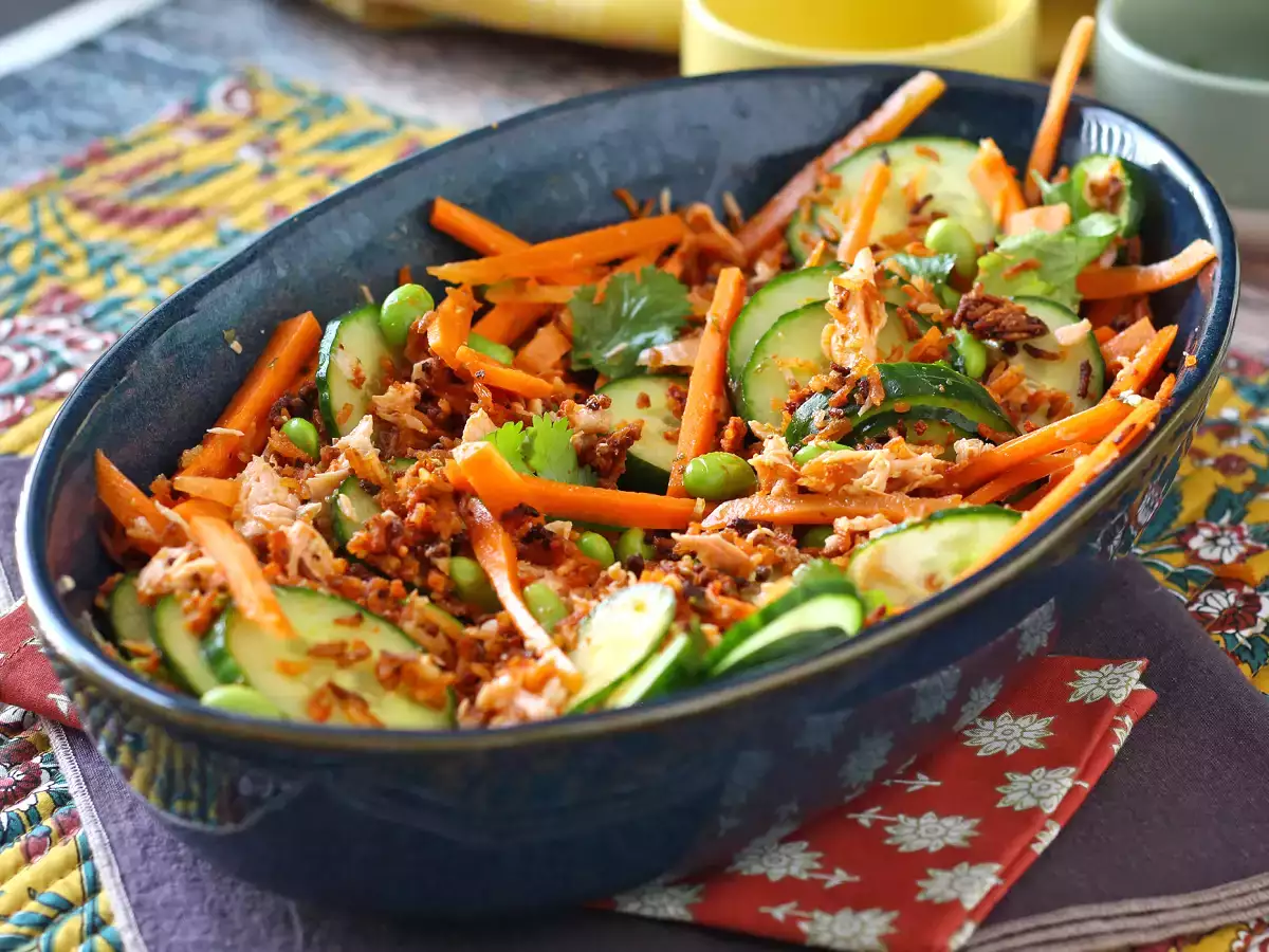 Hrustljava, začinjena solata s hrustljavim rižem iz lososa! - fotografija 2