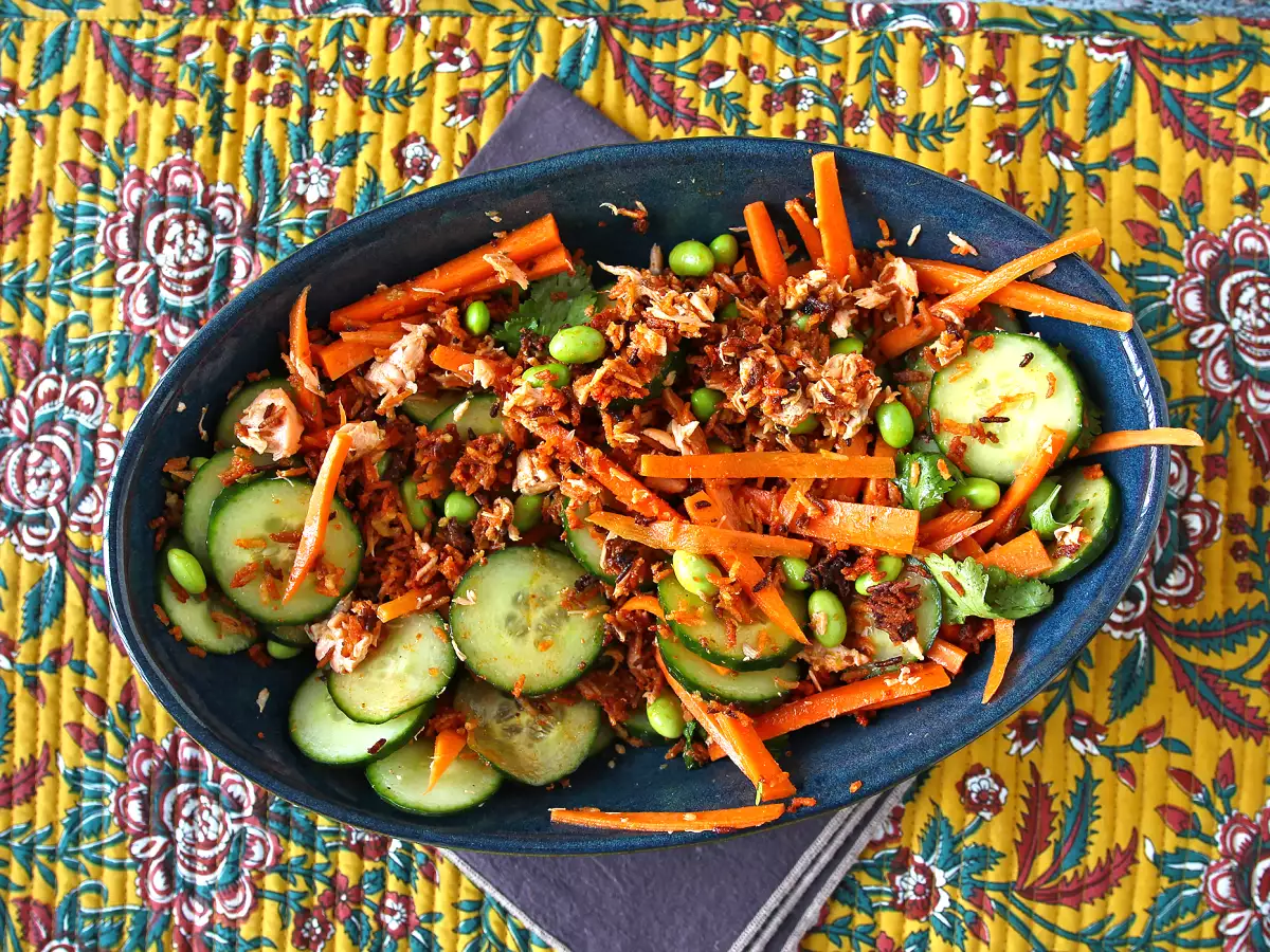 Hrustljava, začinjena solata s hrustljavim rižem iz lososa! - fotografija 6